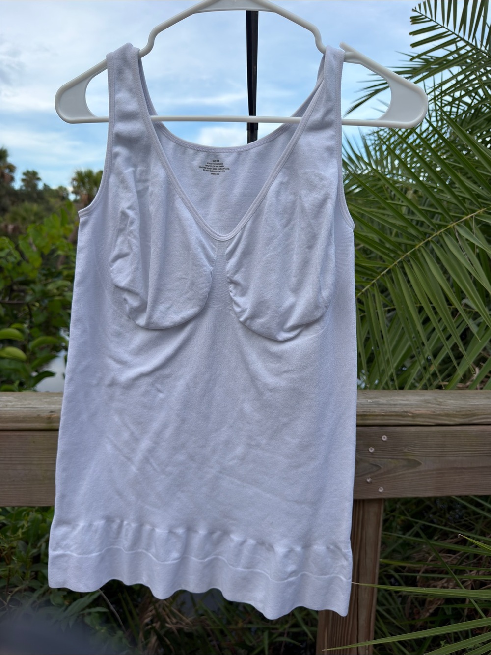 White Seamless Vneck shapeware
